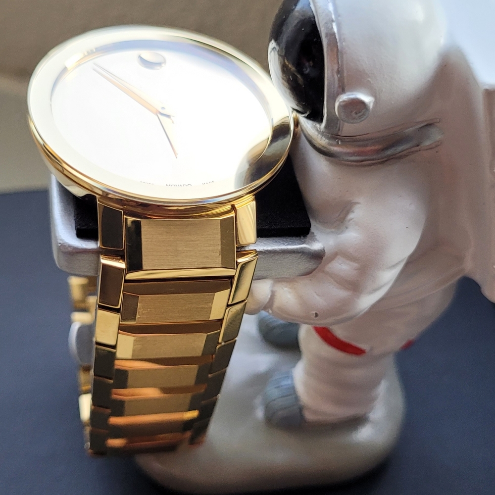 Movado Watch Gold Mirror Dial. $2195 RETAIL - Picture 2 of 16